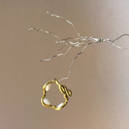 PERLE VAGUE N.1 - plusieurs façons de la porter